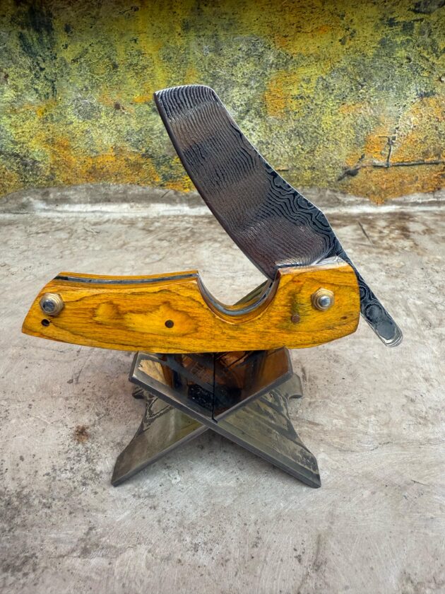 High Premium Handcrafted Damascus Brown Handle Cigar Cutter - Image 2
