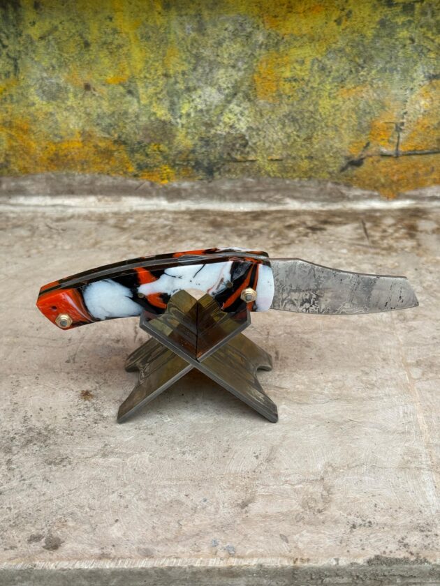 Handcrafted Damascus Cigar Cutter Experience the perfect blend of craftsmanship - Image 3
