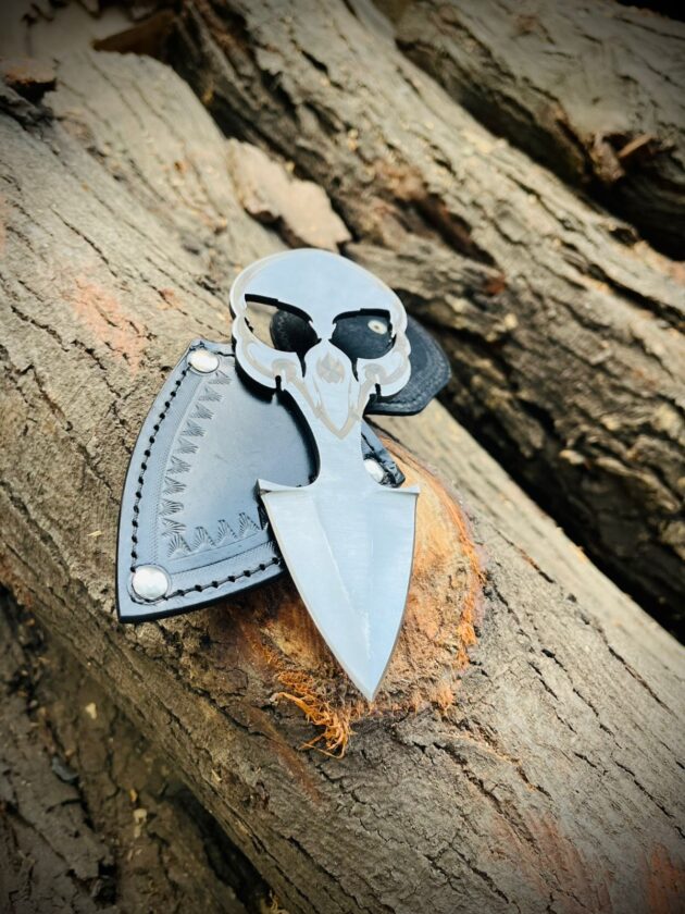 Ergonomically shaped grip, forged high utility Dagger - Image 2