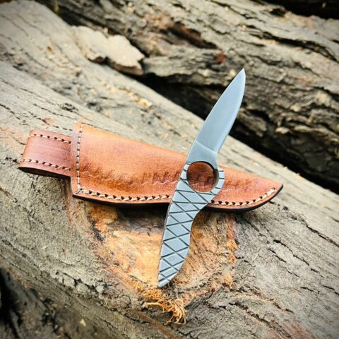 Hunting Luxury Knife, Built for the wild – rugged, sharp, reliable