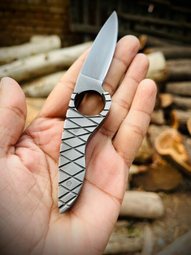 Hunting Luxury Knife, Built for the wild – rugged, sharp, reliable - Image 4