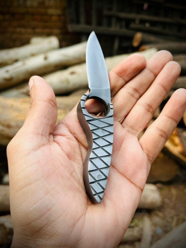 Hunting Luxury Knife, Built for the wild – rugged, sharp, reliable - Image 2