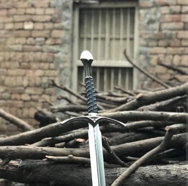 Handcrafted Steel Blade with Ornate Handle This authentic-looking medieval Sword - Image 4
